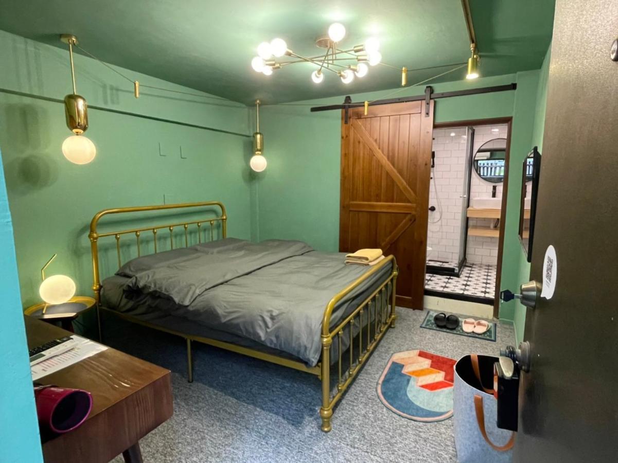 Hinoki Mansion Hostel Тайнан Екстериор снимка