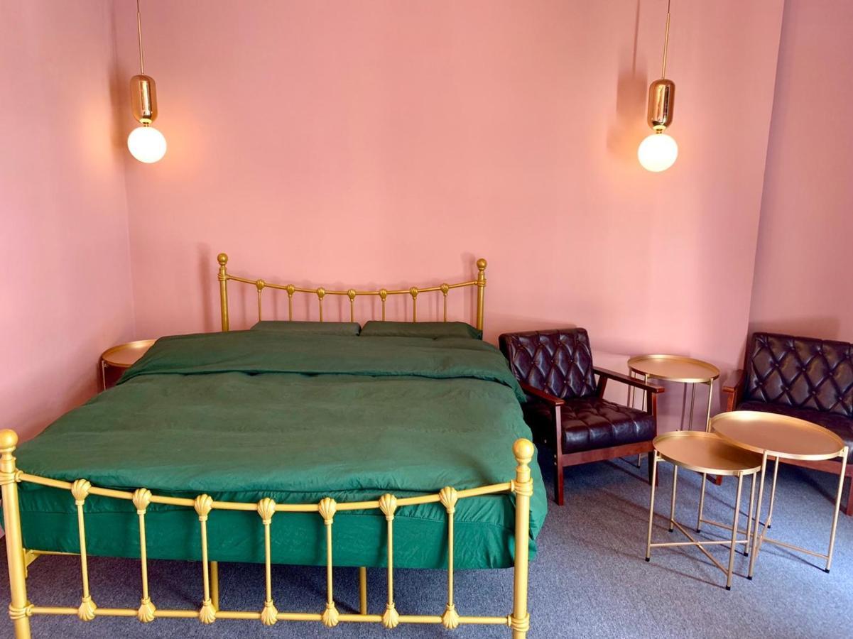 Hinoki Mansion Hostel Тайнан Екстериор снимка