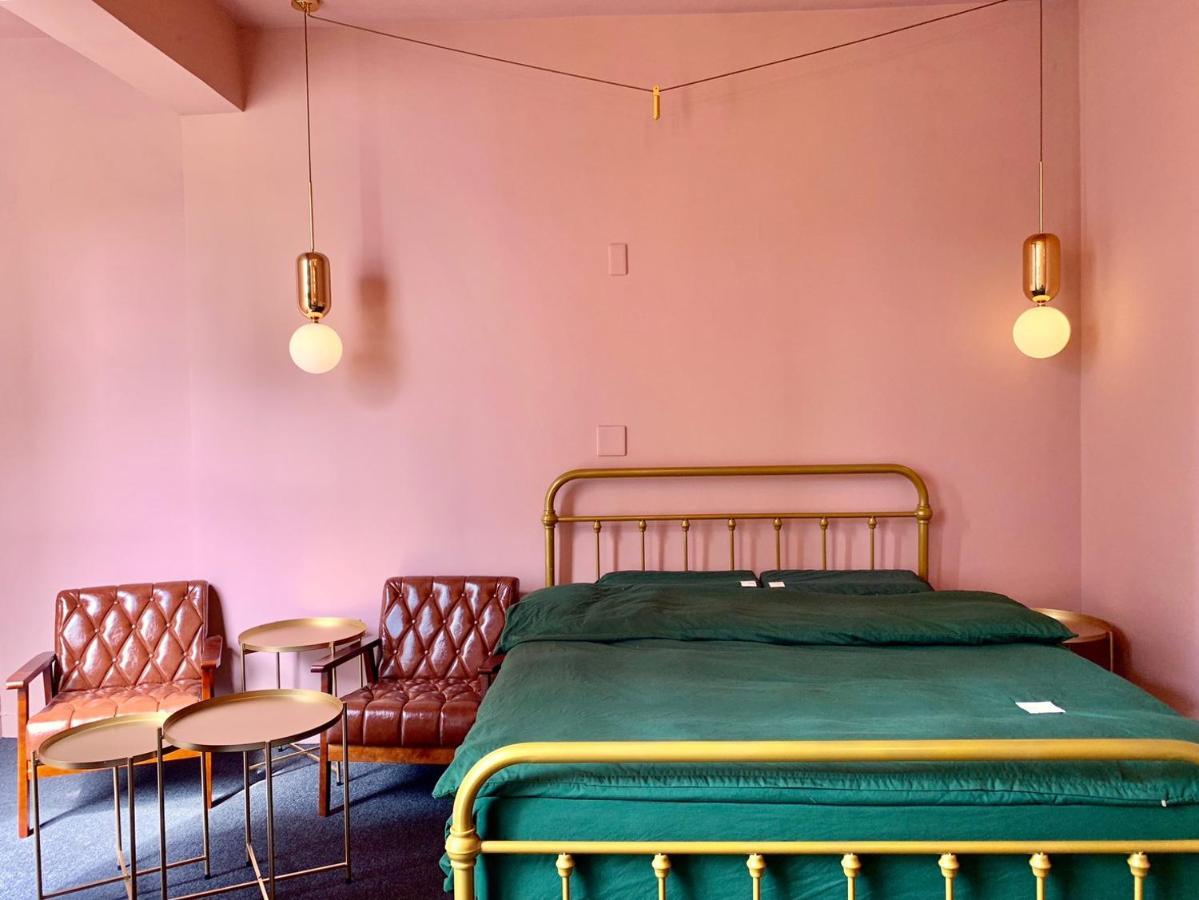 Hinoki Mansion Hostel Тайнан Екстериор снимка
