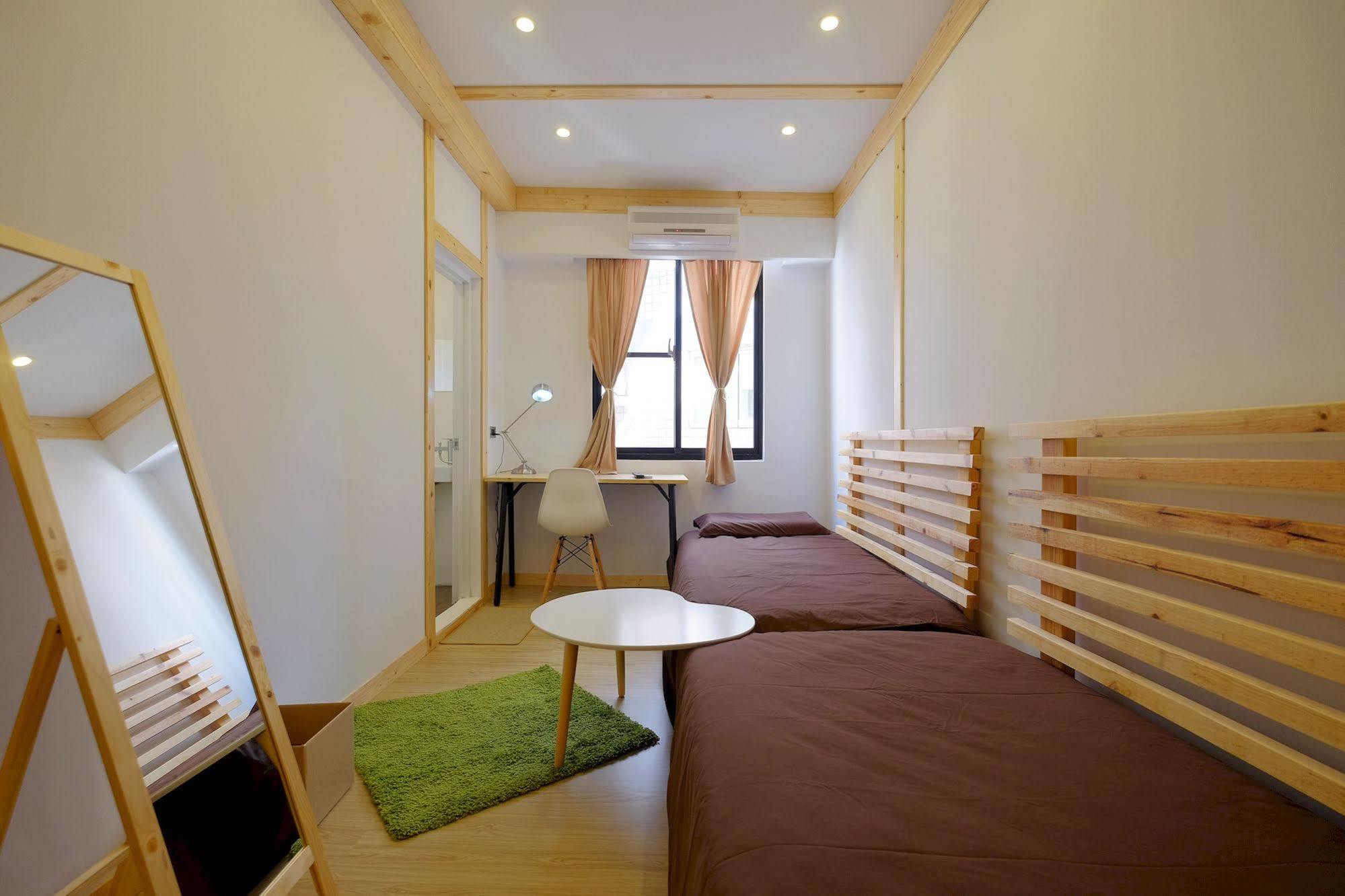 Hinoki Mansion Hostel Тайнан Екстериор снимка